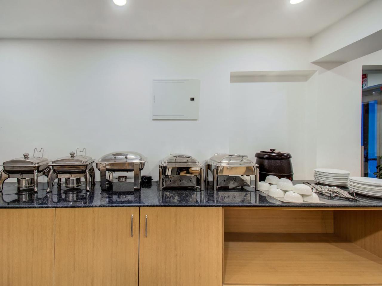 Oyo Townhouse 66 Nagpur Station Ca Road Hotel Exterior foto