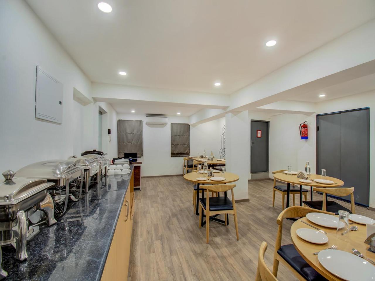 Oyo Townhouse 66 Nagpur Station Ca Road Hotel Exterior foto