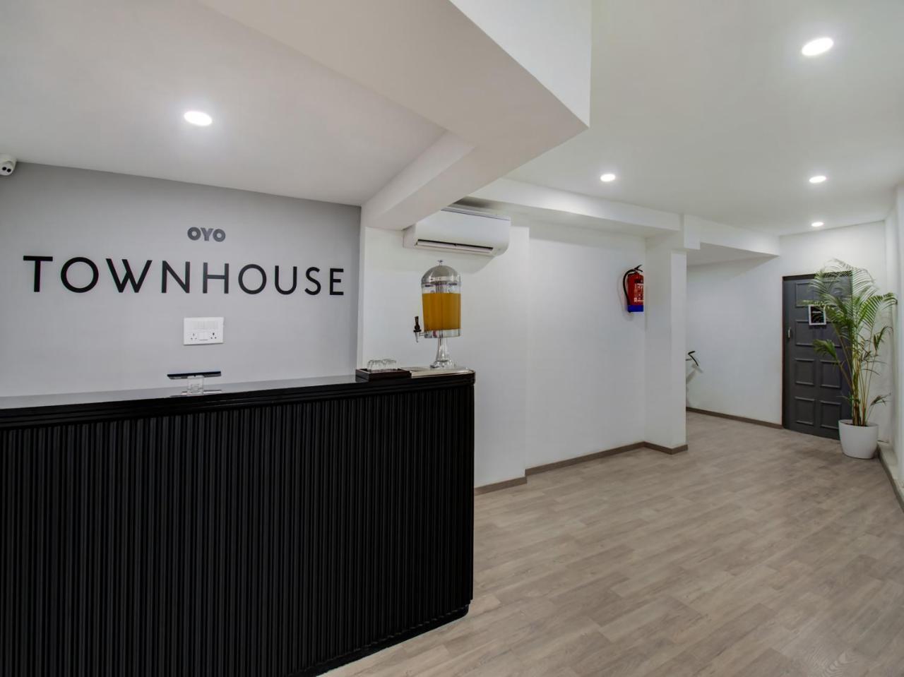 Oyo Townhouse 66 Nagpur Station Ca Road Hotel Exterior foto
